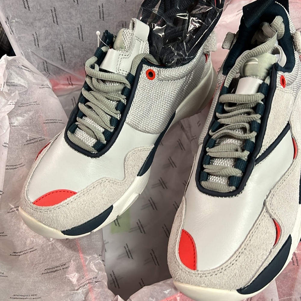 NWT Clearweather Aries RedF Shoes